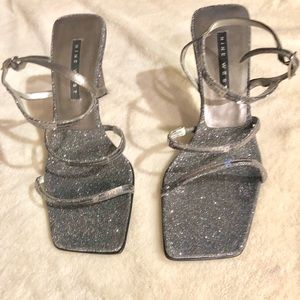 NWOT Nine West Silver Dress Heels